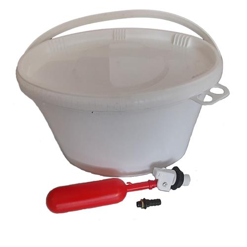 Napájecí kbelík 6 l s plovákem, vývod 9 mm pro napájecí systém Napájecí kbelík 6 l s plovákem, vývod 9 mm pro napájecí systém