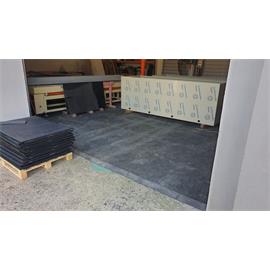 Deska podlahová z recyklovaného PVC - 118 x 78,5 cm Deska podlahová z recyklovaného PVC, 118x78,5 cm, tl. 23 mm