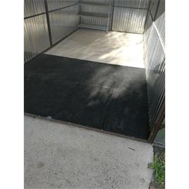 Deska podlahová z recyklovaného PVC - 118 x 78,5 cm Deska podlahová z recyklovaného PVC, 118x78,5 cm, tl. 23 mm