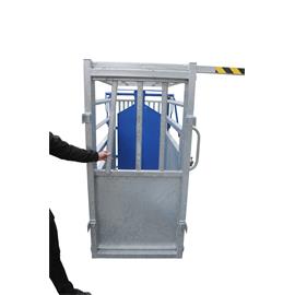 Fixační klec pro skot s čelem Priefert a dvěma zadními a předními dveřmi, pozinkovaná, bez koše Klec fixační s čelem Priefert a dvěmi zadními a dvěmi předními dveřmi, pozinkovaná, bez koše
