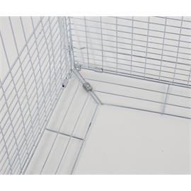Výběh pro králíky, hlodavce a drůbež 144×112×60 cm s protipodhrabávacími destičkami, hustým pletením, rovná střecha, 3 dveře Detail podhrabávacích destiček klece.
