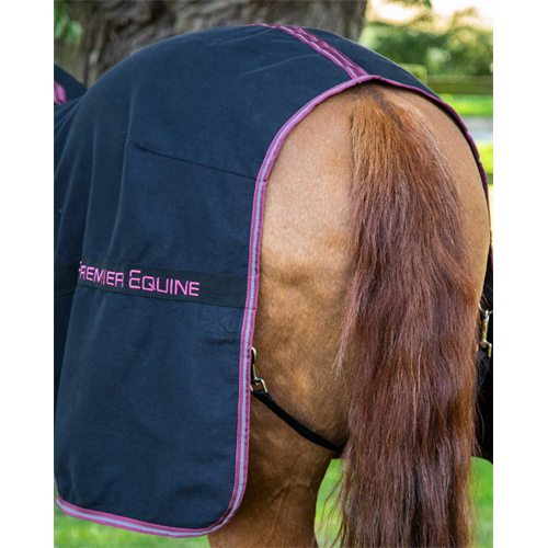 Stájová deka Premier Equine Barasso, černá - vel. 155 cm Deka stájová Premier Barasso, černá, vel. 155 cm