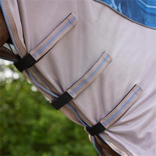 Deka proti hmyzu s pláštěnkou QHP S/S 2025 Seashell, modrá - vel. 145/195 cm Síťová deka s krkem a nepromokavými zády QHP SS 2025, modrá, 195