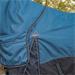 Deka s krkem QHP AW 25/26, 150g, modrá - mystic blue - vel. 135/185 cm Deka nepromokavá s krkem 150g, QHP AW 25/26, modrá, vel. 135/185 cm