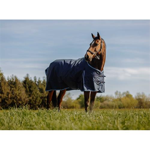 Nepromokavá deka Riding World Eco AW 25/26, 0 g, modrá - vel. 125 cm Nepromokavá deka RW Eco AW 25/26, 0g, modrá, vel. 125 cm