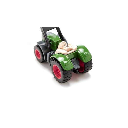 Traktor Fendt s kleštěmi na balíky traktor s balíkem