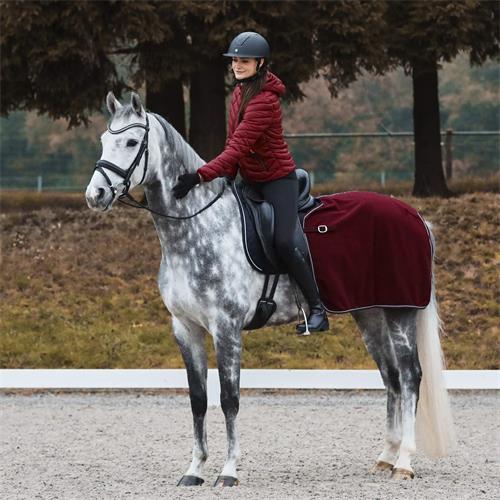 Bederní fleecová deka Horze Kiel, vínová - vel. Pony Bederní fleecová deka Horze Kiel, vínová, vel. Pony