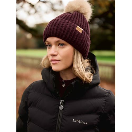 Zimní čepice LeMieux Clara AW 25/26, vel. S/M - hnědá Zimní čepice LeMieux Clara AW25, hnědá, vel. S/M