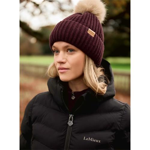 Zimní čepice LeMieux Clara AW 25/26, vel. S/M - vínová Čepice LeMieux Clara AW25, tmavě vínová, vel. S/M