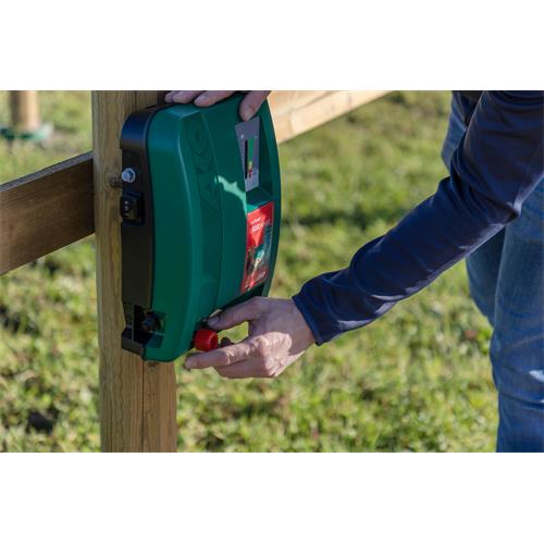 Zdroj pro elektrický ohradník AKO DUO-Power X 6000 smart GPS, kombinovaný, 5 J Zdroj pro elektrický ohradník AKO DUO-Power X 6000 smart GPS, kombinovaný, 5 J