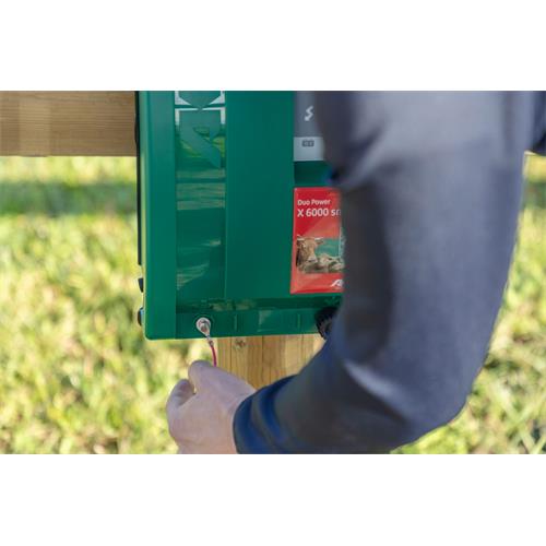 Zdroj pro elektrický ohradník AKO DUO-Power X 6000 smart GPS, kombinovaný, 5 J Zdroj pro elektrický ohradník AKO DUO-Power X 6000 smart GPS, kombinovaný, 5 J