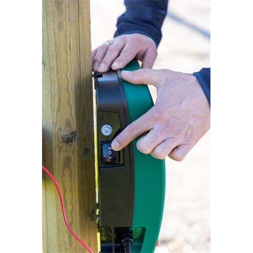 Zdroj pro elektrický ohradník AKO DUO-Power X 6000 smart GPS, kombinovaný, 5 J Zdroj pro elektrický ohradník AKO DUO-Power X 6000 smart GPS, kombinovaný, 5 J