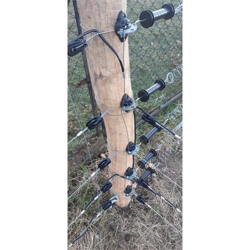 Držák k brance pro elektrické ohradníky STANDARD KERBL, černý Držák k brance pro elektrické ohradníky STANDARD, černý