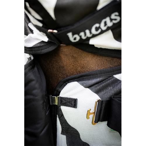 Síťovaná deka proti hmyzu Bucas Buzz-Off SS 26, zebra - vel. 145 cm Síťová deka s krkem Bucas Buzz-Off SS 26, zebra, vel. 145