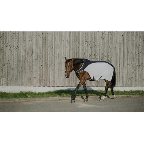 Síťovaná deka Equitheme Walker, SS 26, modro-bílá - vel. 155 cm Deka síťovaná Equithéme Walker SS 26, modro-bílá, vel. 155 cm