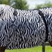 Ekzémová deka QHP s krkem, zebra - 145/195 cm Deka ekzémová QHP, zebra, vel. 145/195 cm