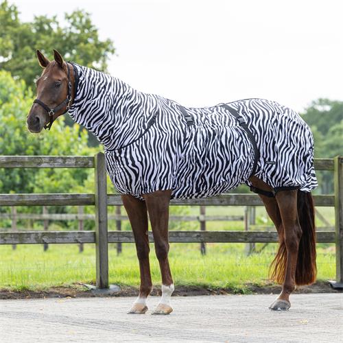Ekzémová deka QHP s krkem, zebra - 145/195 cm Deka ekzémová QHP, zebra, vel. 145/195 cm