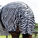Ekzémová deka QHP s krkem, zebra - 155/205 cm Deka ekzémová QHP, zebra, vel. 155/205 cm