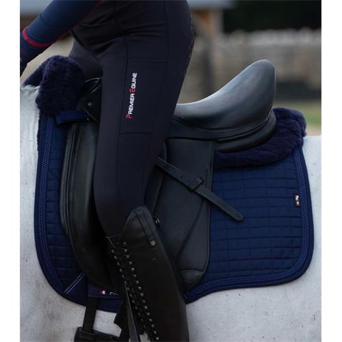 Dečka drezurní Premier Equine, modrá s modrým beránkem Dečka drezurní Premier Equine, modrá s modrým beránkem