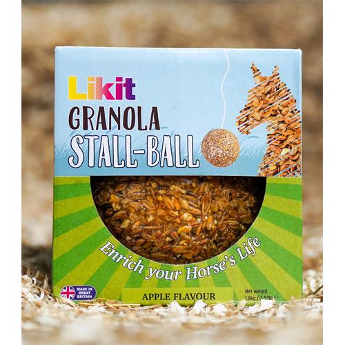 Pochoutka LIKIT Stall Ball, jablečná, 1,6 kg Pochoutka LIKIT Stall Ball, jablečná, 1,6 kg