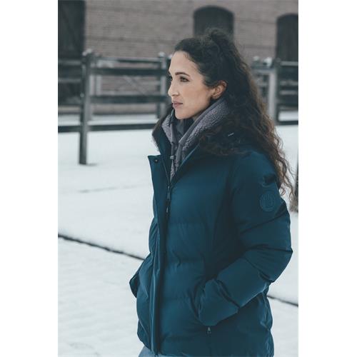 Dámská zimní bunda Pikeur Athleisure Quilted, AW 26/27, petrolejová - vel. 42 Dámská bunda Pikeur Athleisure Quilted, AW 26/27, petrol, vel. 42