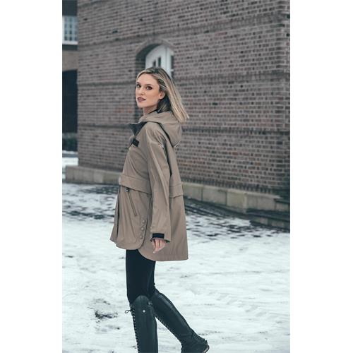 Pláštěnka Pikeur Athleisure Rainzip Cape, AW 26/27, mocha, vel. S/M Pláštěnka Pikeur Athleisure Rainzip Cape, AW 26/27, mocha, vel. S/M
