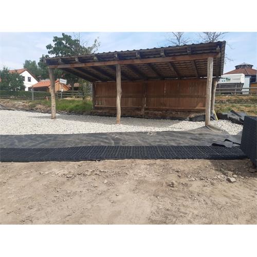 Zatravňovací dlaždice 33 x 33 x 5 cm, stěna 5 mm, černá - 1 ks Zatravňovací dlaždice 33 x 33 x 5 cm, stěna 5 mm, černá, 1 ks