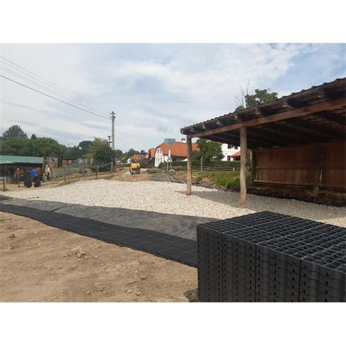 Zatravňovací dlaždice 33 x 33 x 5 cm, stěna 5 mm, černá - 1 ks Zatravňovací dlaždice 33 x 33 x 5 cm, stěna 5 mm, černá, 1 ks