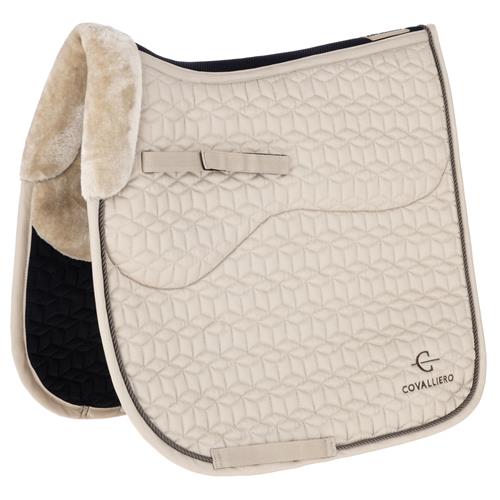 Drezurní dečka Covalliero Soft, AW 26/27, DR - béžová Drezurní podsedlová dečka Covalliero Soft, béžová, DR, AW 26/27