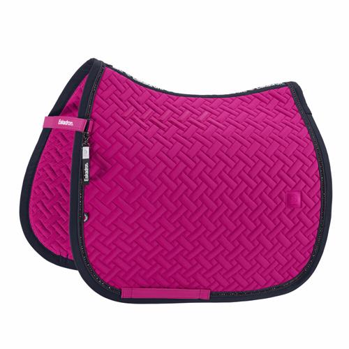 Drezurní podsedlová dečka Eskadron Pro Soft Crystal Dynamic, AW 26/27, DR - růžová Drezurní podsedlová dečka Eskadron Pro Soft Crystal Dynamic, AW 26/27, růžová, DR