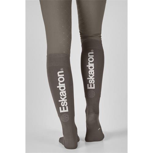 Jezdecké podkolenky Eskadron Dynamic, AW 26/27, hnědé - vel. 38-40 Podkolenky Eskadron Dynamic, AW 26/27, hnědé, vel. 38-40