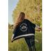 Pončo Tommy Hilfiger Greenwood, AW 26/27, modré, UNI Pončo Tommy Hilfiger Greenwood, AW 26/27, modré, UNI