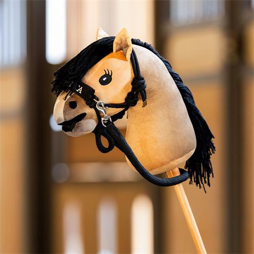 Set ohlávka akupresurní+otěže pro hobby horse, QHP Nalanta, černá Set ohlávka akupresurní+otěže pro hobby horse, QHP Nalanta, černá