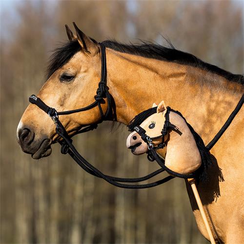 Set ohlávka akupresurní+otěže pro hobby horse, QHP Nalanta, černá Set ohlávka akupresurní+otěže pro hobby horse, QHP Nalanta, černá