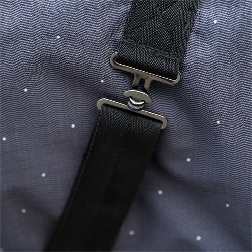 Nepromokavá deka s vyšším krkem IRH SuperDry, s fleecem, AW 26/27, šedá s puntíky - vel. 135/185 Deka s fleecem IRH SuperDry, AW 26/27, šedá s puntíky, vel. 135/185